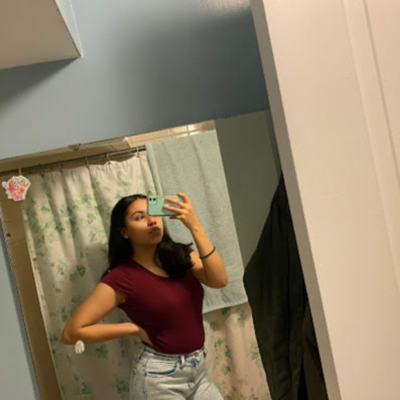 Meet your Posher, Beca - Picture 1 of 1